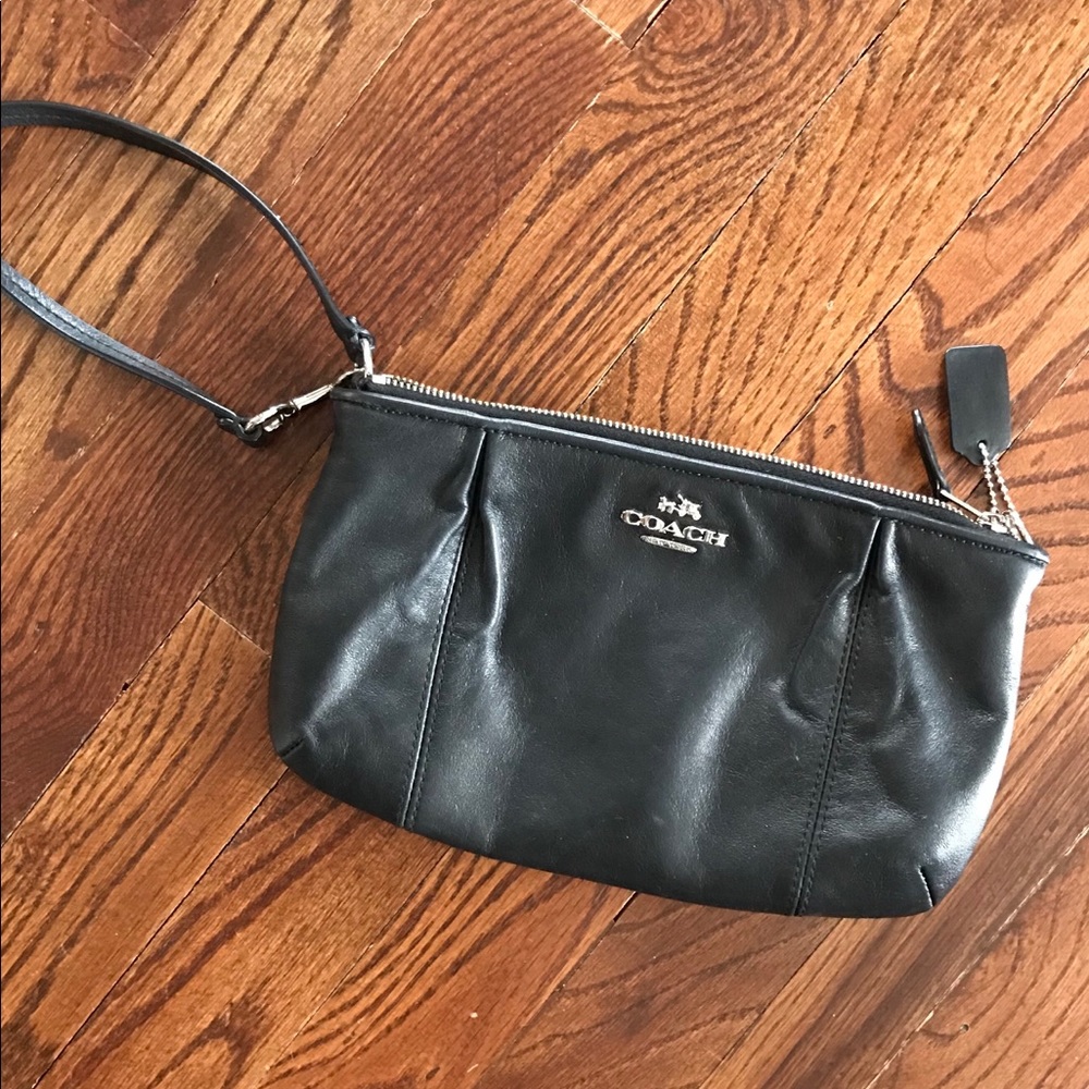 EUC Coach Wristlet Wallet Clutch 9 x 5